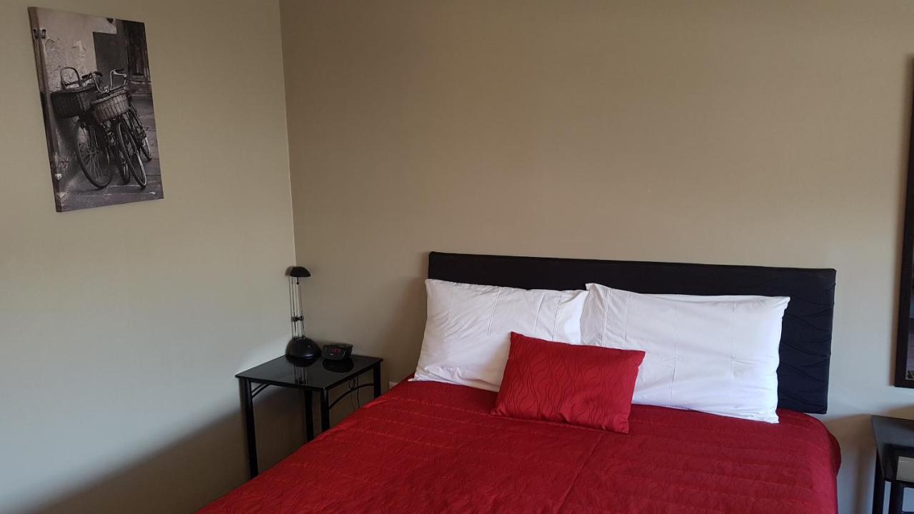 Palm Court Motel Отороханга Екстериор снимка