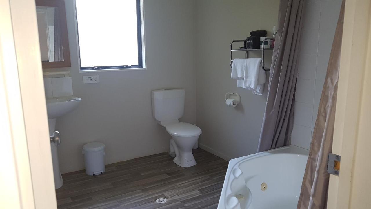 Palm Court Motel Отороханга Екстериор снимка